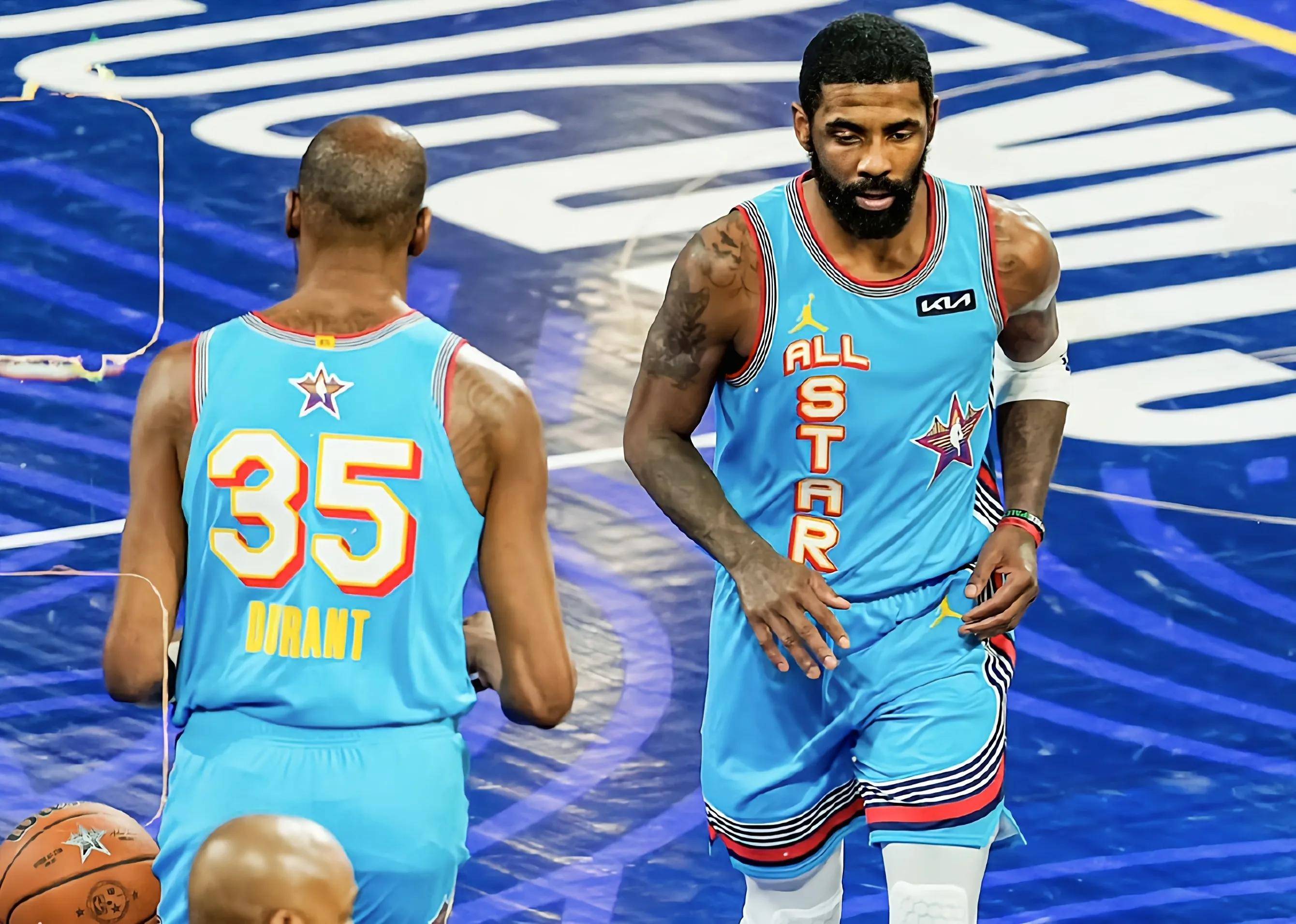 包含美洲篮球明星联赛选手抵达全明星赛现场，备战激烈的词条