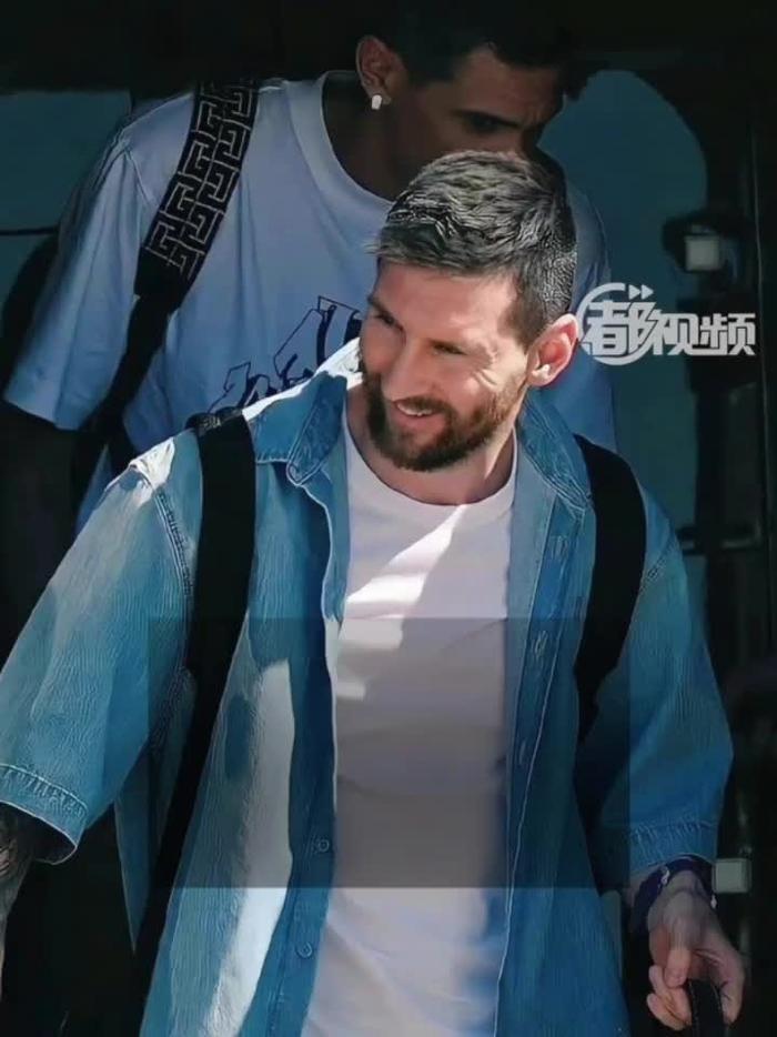 关于里昂宣布新赛季赛季票发售，球迷热情购买的信息
