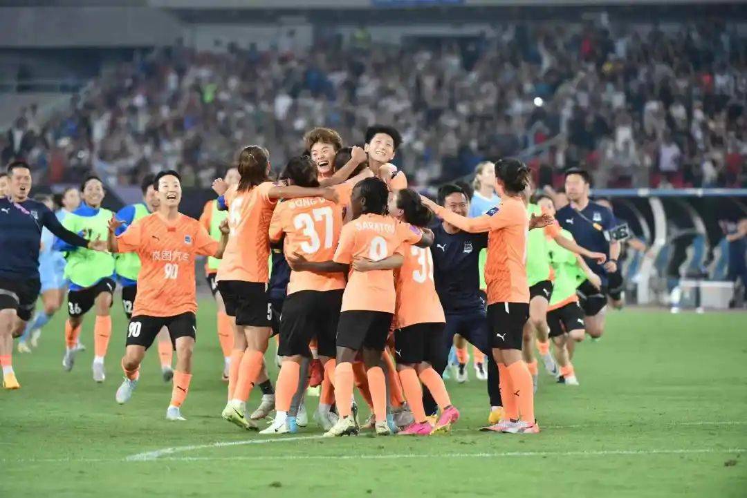 足球比赛冠军将在亚洲产生！