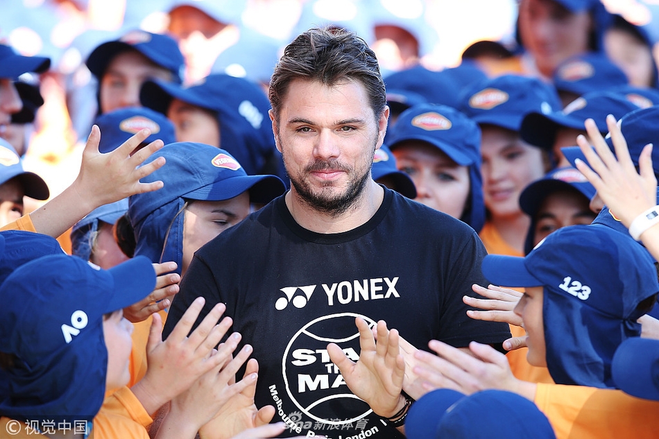 意大利网球队完胜澳大利亚网球队,瓦林卡送出助攻 意大利网球队完胜澳大利亚网球队,瓦林卡送出助攻