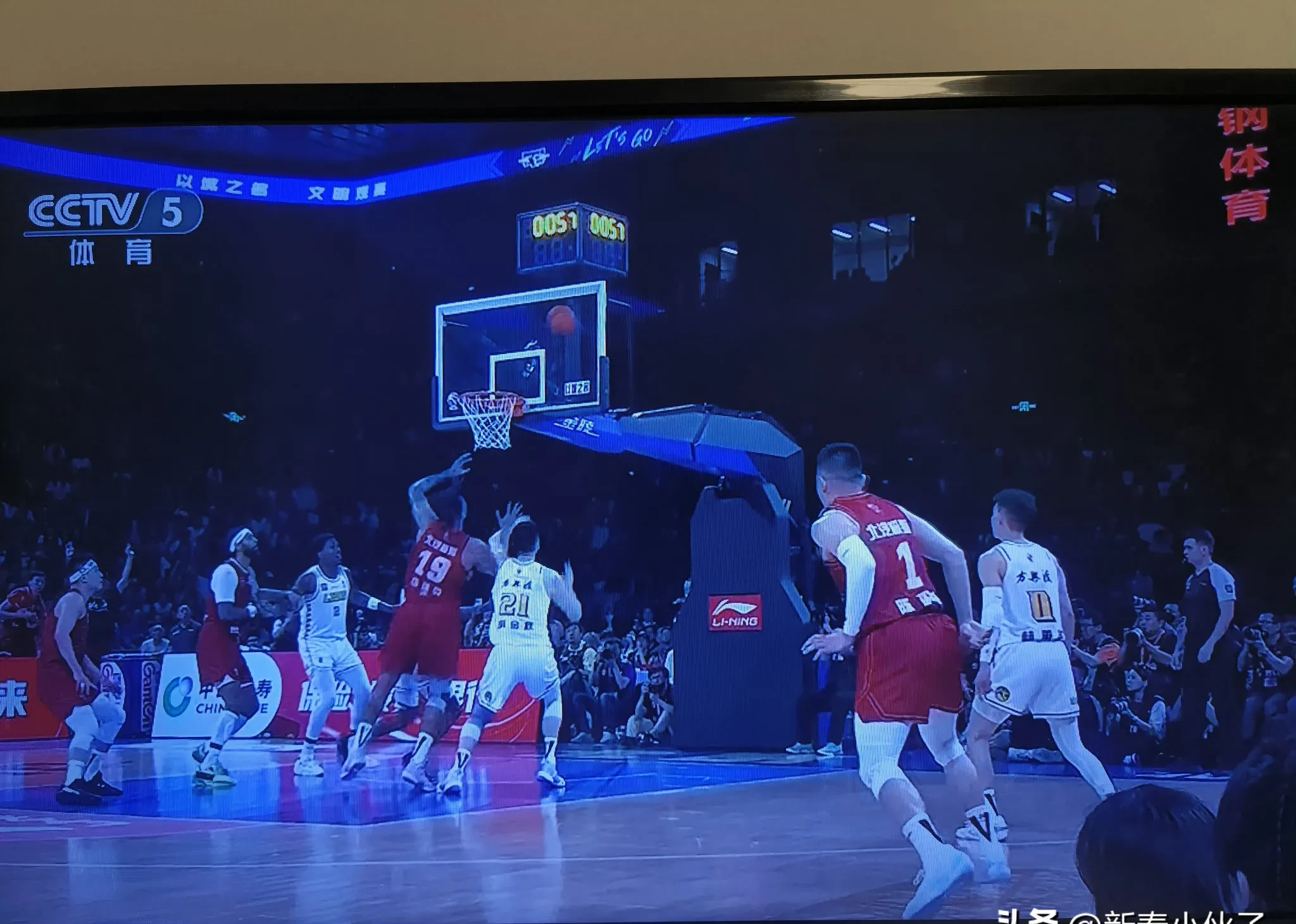 篮网战胜灯泡队登顶赛区的简单介绍 篮网战胜灯泡队登顶赛区的简单介绍