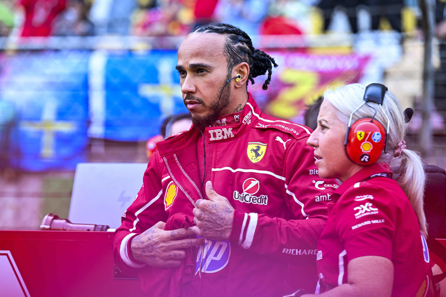 威廉姆斯险胜红牛车队,汉密尔顿惊艳四座 威廉姆斯险胜红牛车队,汉密尔顿惊艳四座