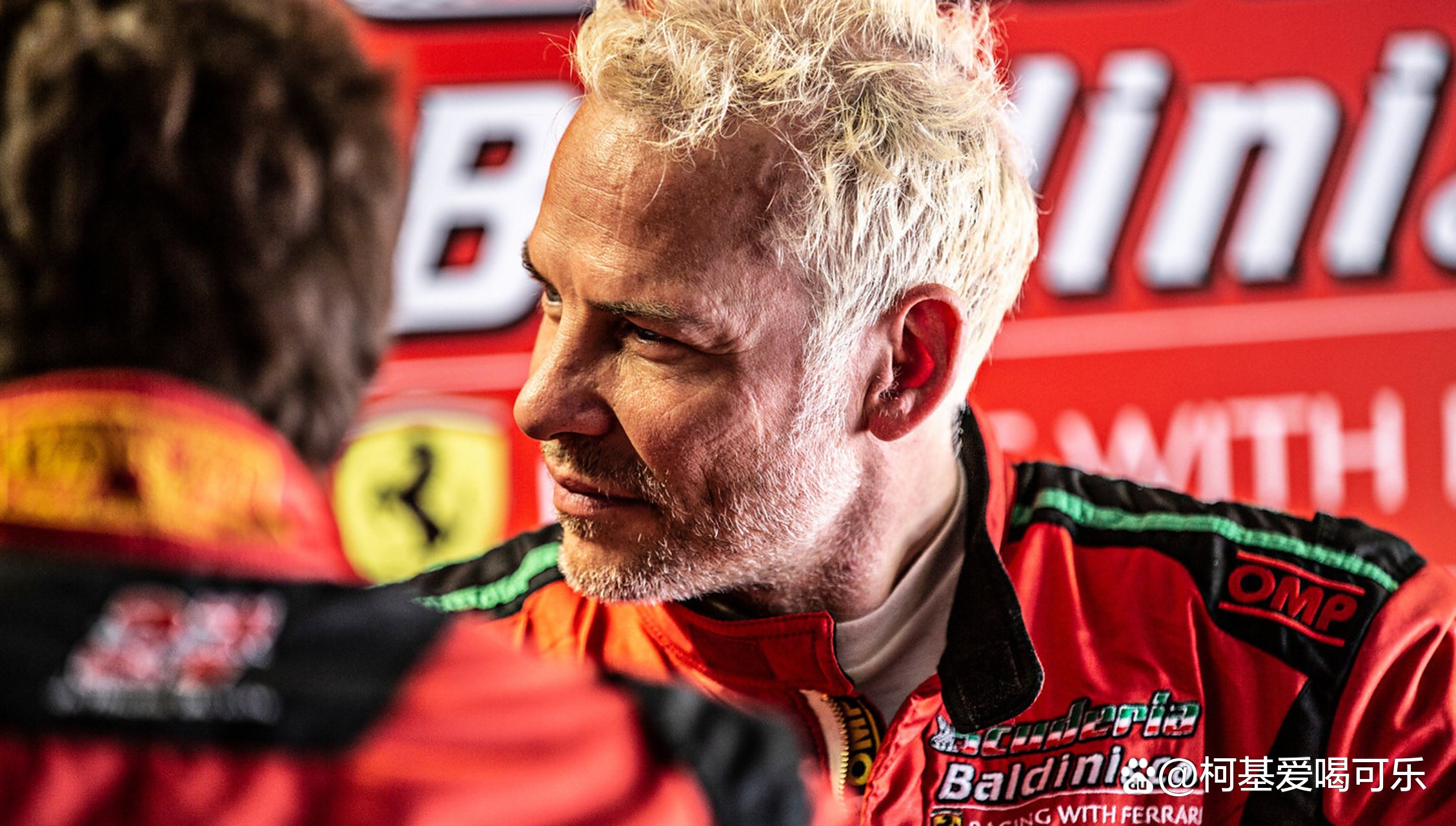 开云体育app-迈凯伦鏖战梅赛德斯，佩雷兹点燃赛场