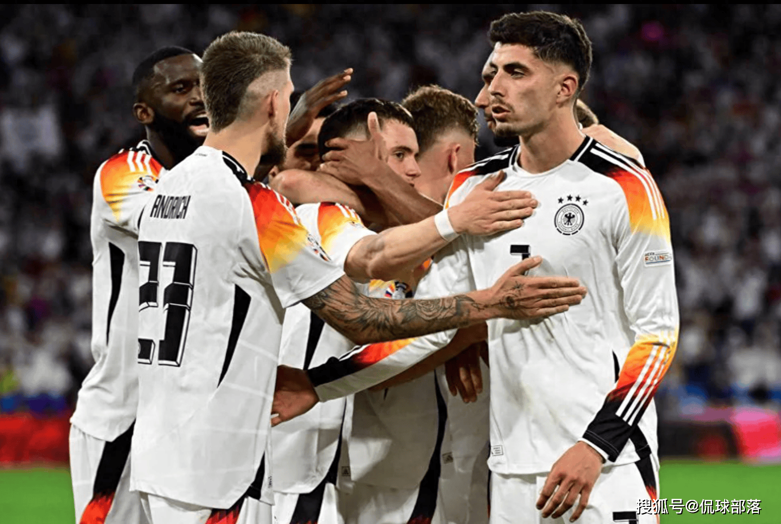 日本队逆转德国队，奥恰洛夫统治全场