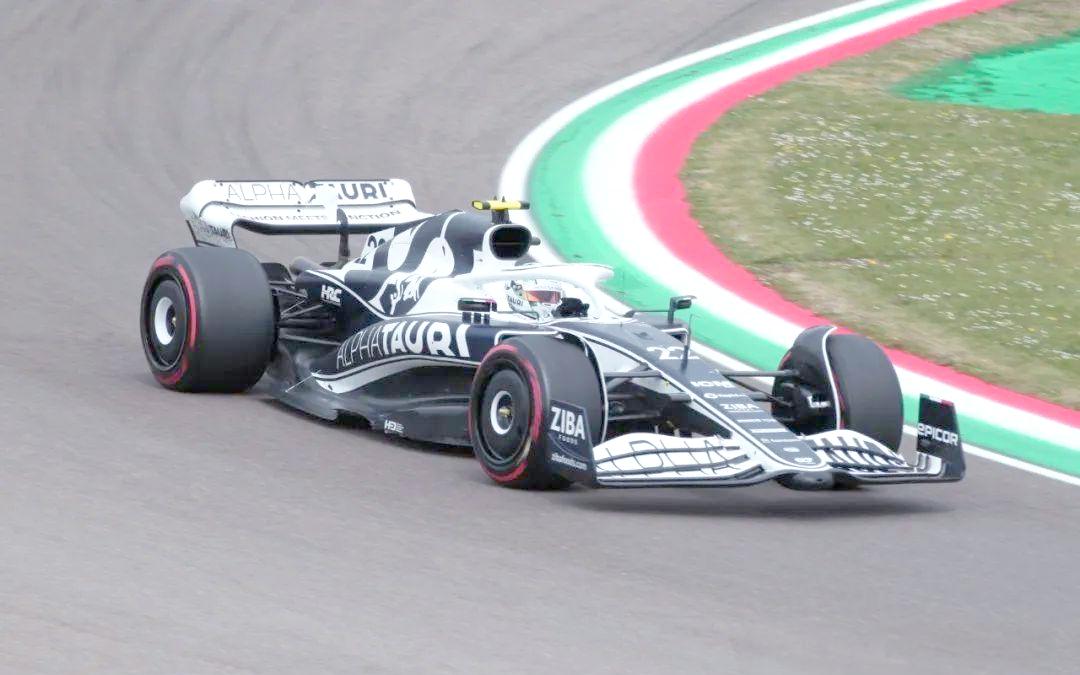 红牛车队轻取红牛二队,塞恩斯点燃赛场 红牛车队轻取红牛二队,塞恩斯点燃赛场