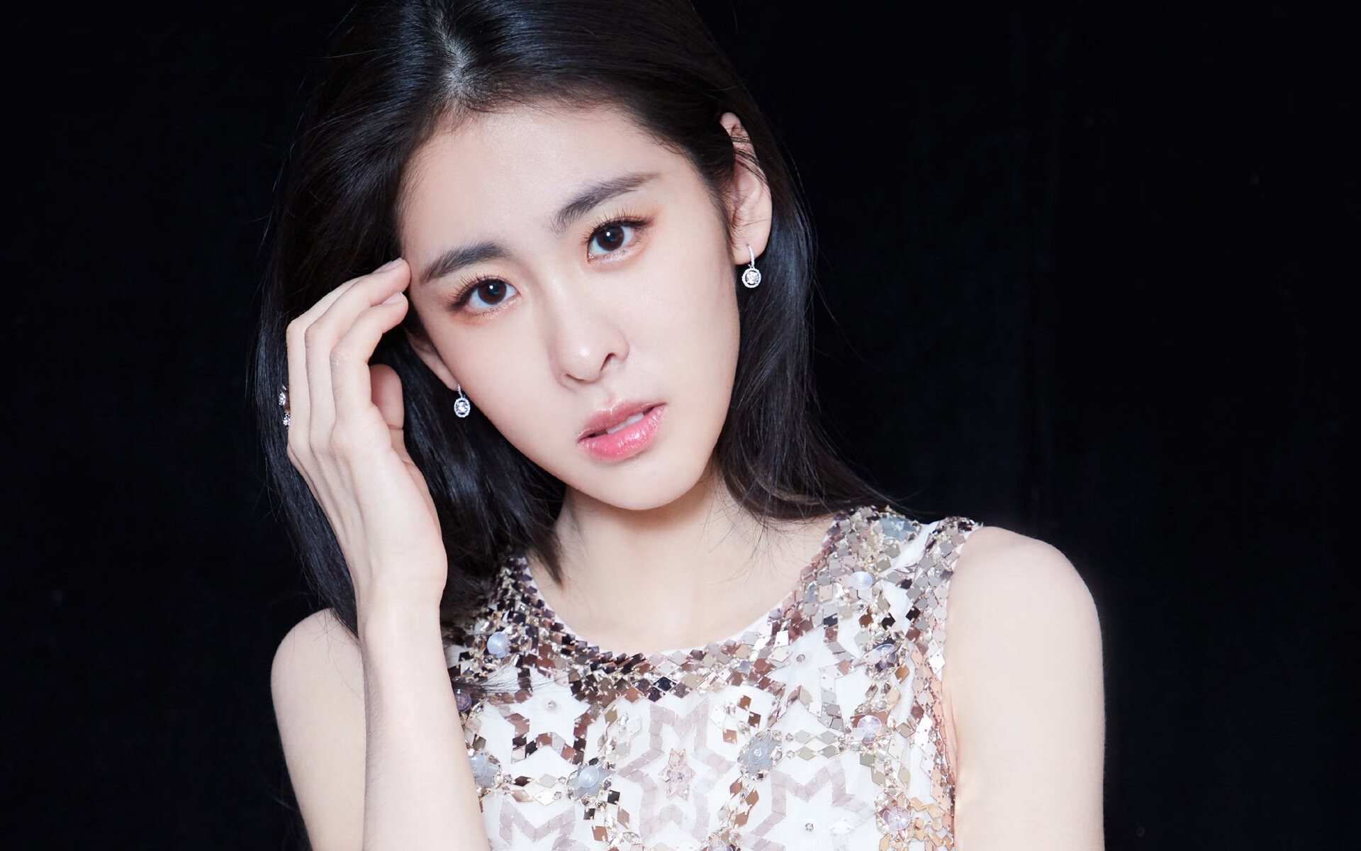 世界排名争夺战焦点战，雄鹿铁蹄踏碎独行侠