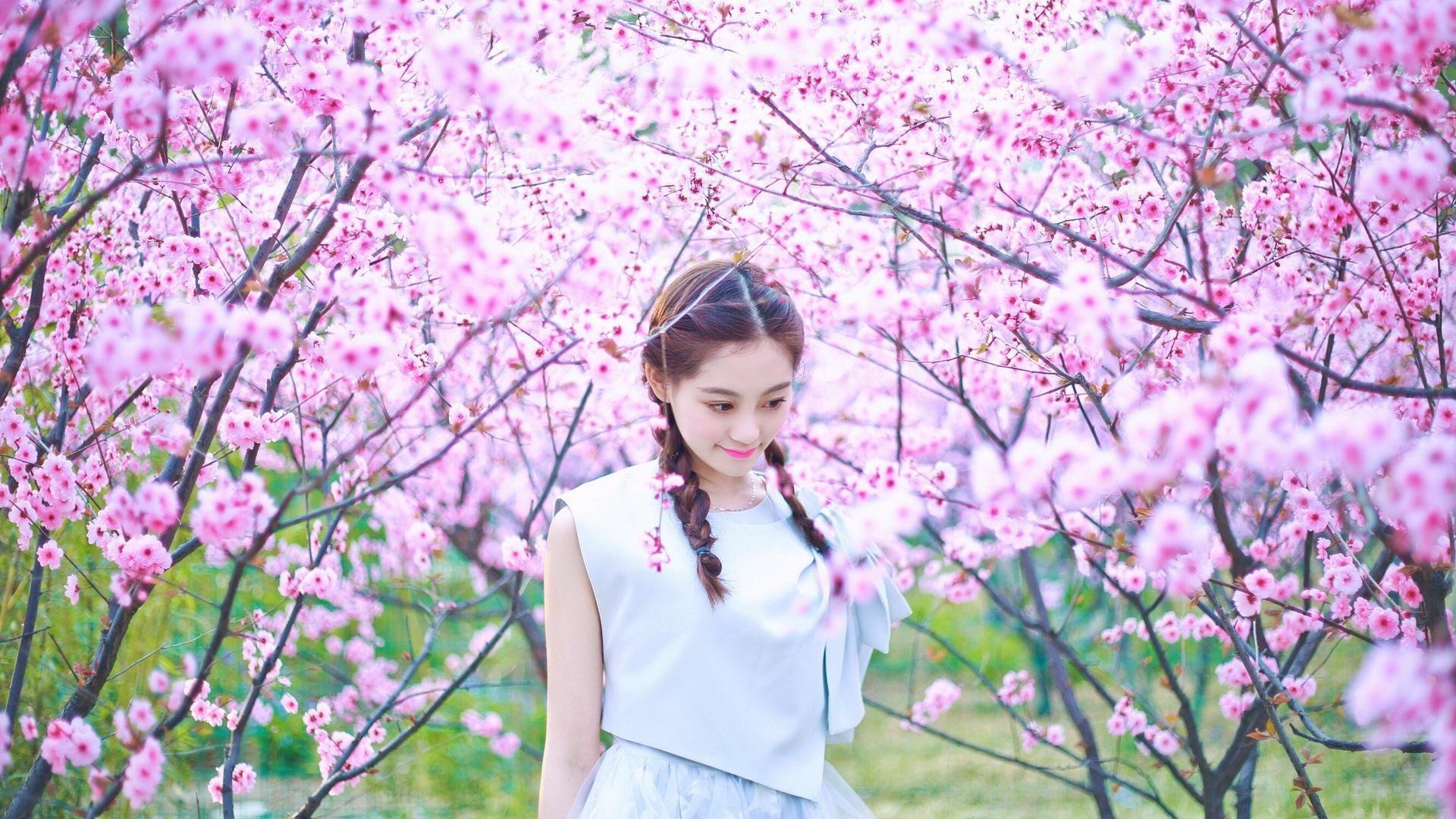 压力下的辉煌，里昂强势拿下丹麦，基米希逆境中完成爆发