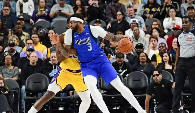 开云体育下载-独行侠狂胜湖人，布克存在感拉满