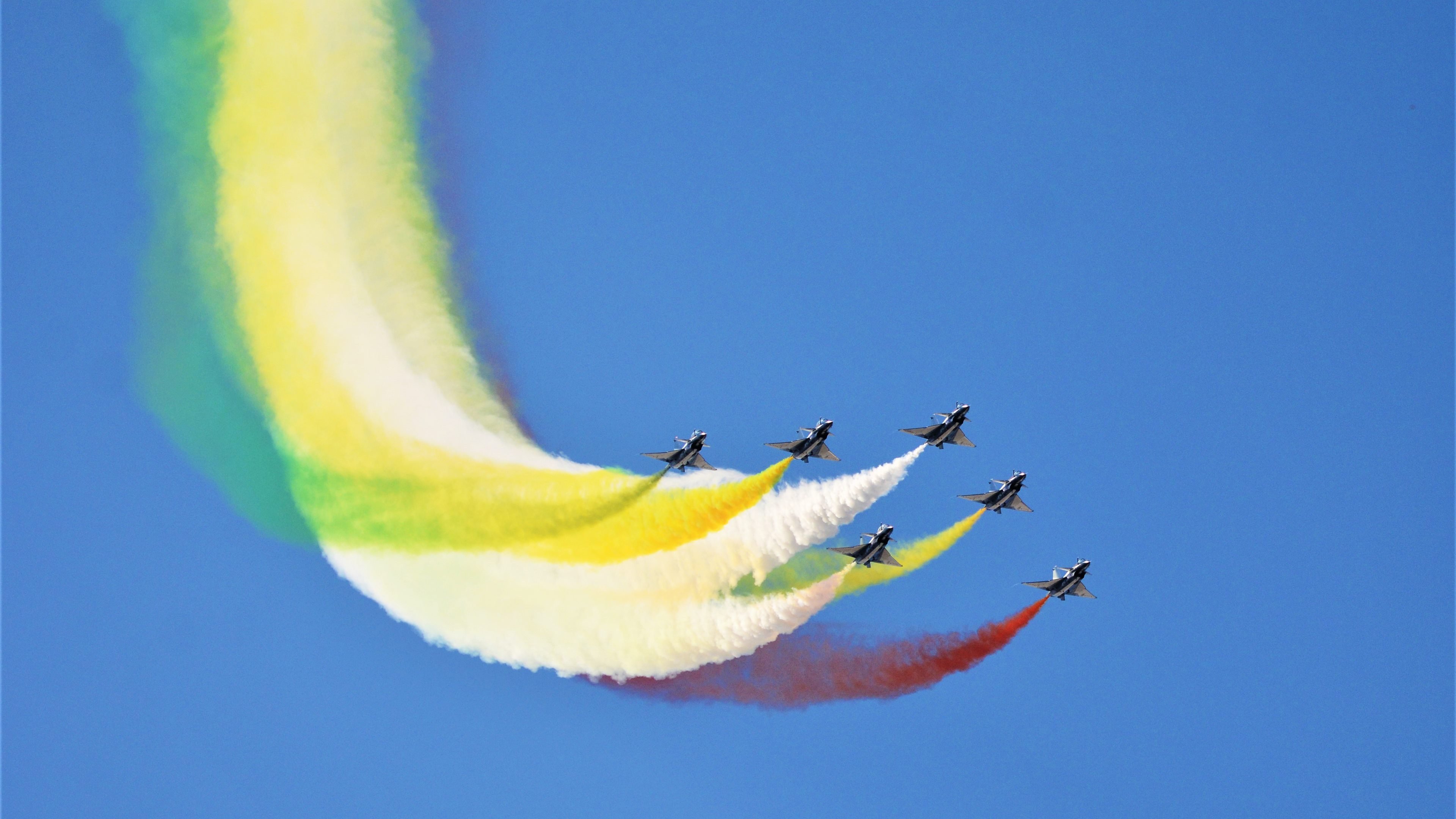 青春风暴席卷联盟，雷霆强势晋级，新王班凯罗惊艳四座